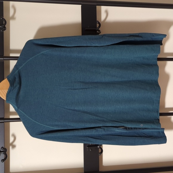 Lululemon Men’s Sweater - Picture 2 of 2